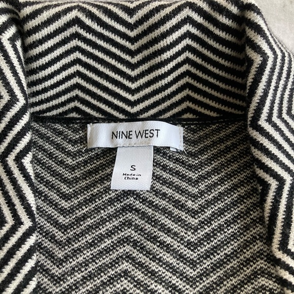 Black and white long sweater jacket - Picture 5 of 7